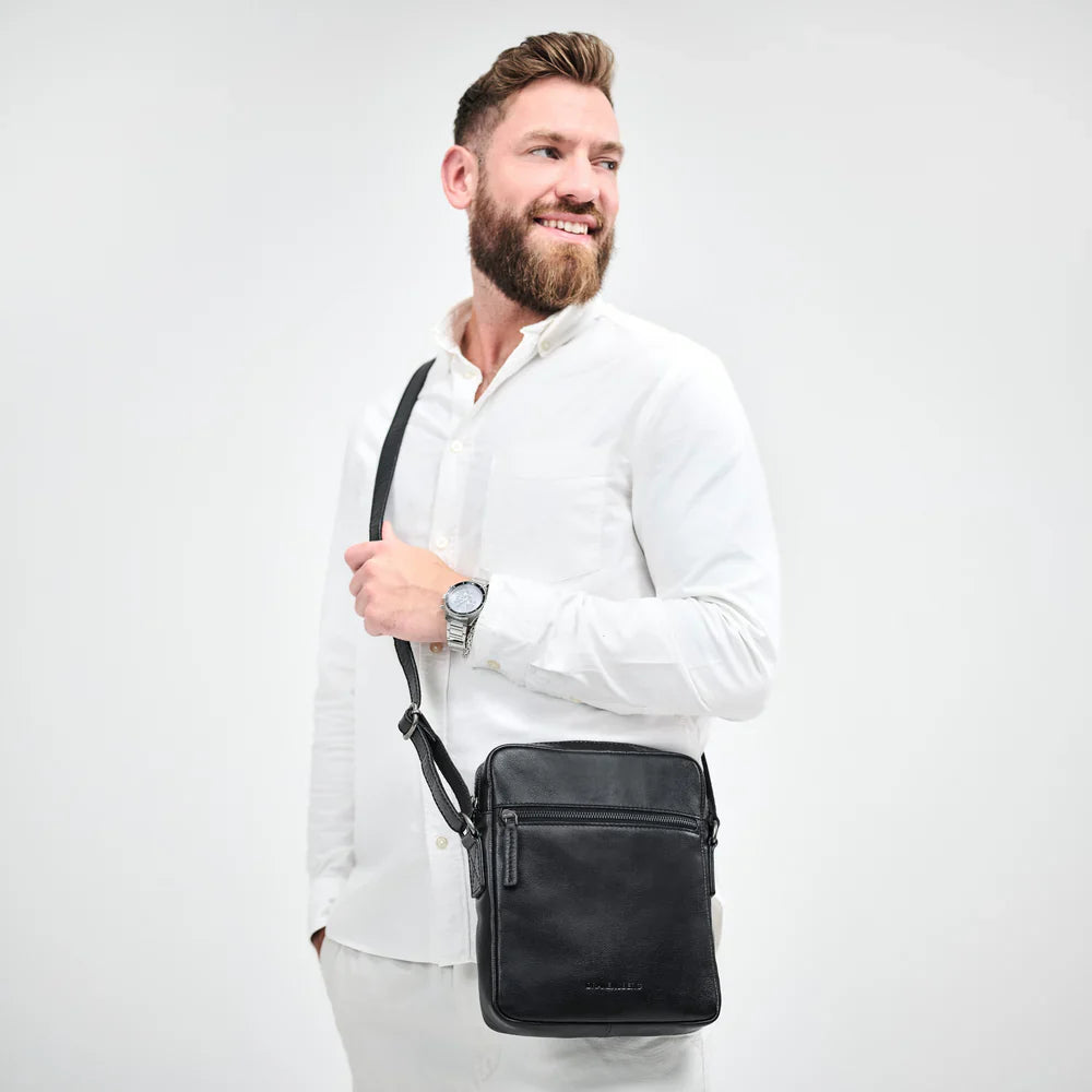 DRAKENSBERG Shoulder Bag »Carlo« Deep-Black